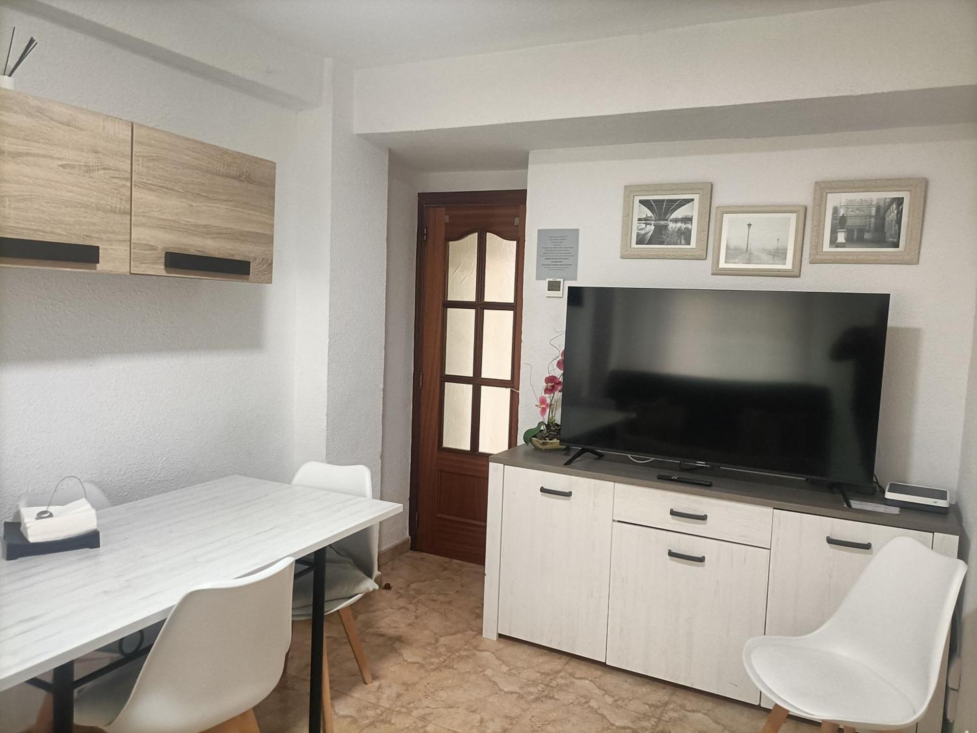 Apartamento Espacioso Frente Al Corte Ingles Con Plaza De Garaje Gratis - Vu75 살라망카 외부 사진